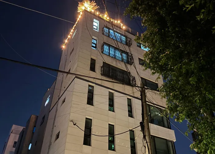 501, Seongsu Station Jungnangcheon Cherry Blossom Road River Airport Bus Apartment Seoul