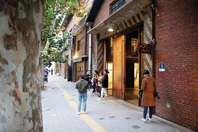 501, Seongsu Station Jungnangcheon Cherry Blossom Road River Airport Bus Apartment Seoul