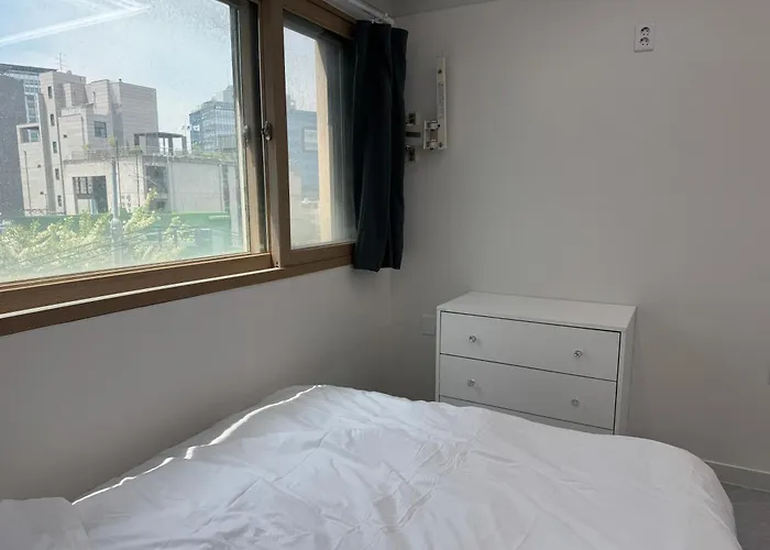 Apartment 501, Seongsu Station Jungnangcheon Cherry Blossom Road River Airport Bus *