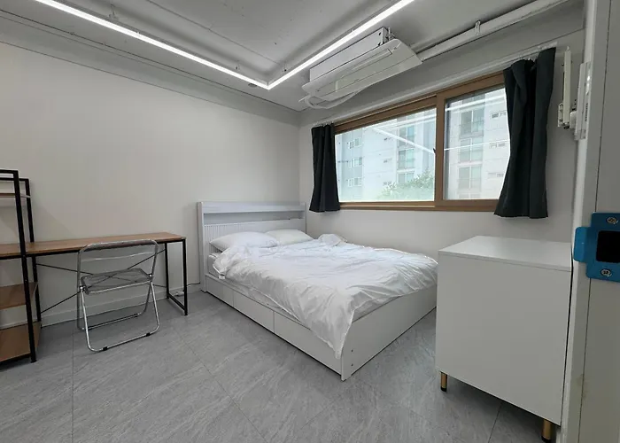 501, Seongsu Station Jungnangcheon Cherry Blossom Road River Airport Bus Apartment