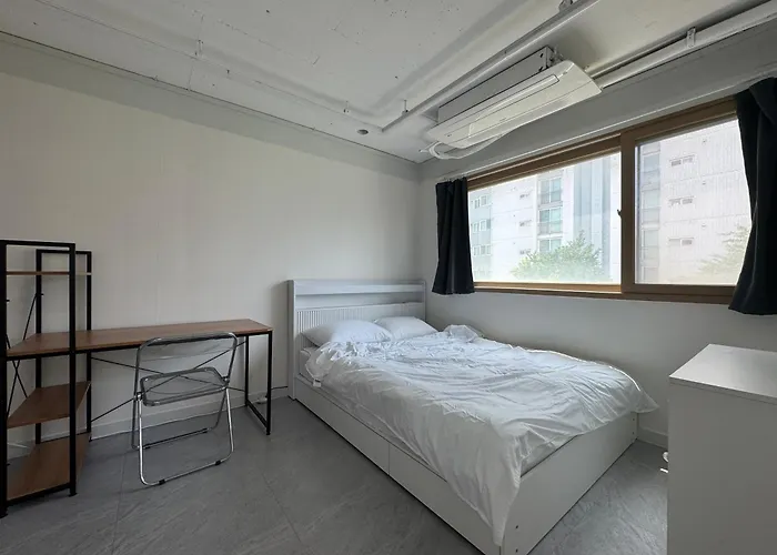Apartment 501, Seongsu Station Jungnangcheon Cherry Blossom Road River Airport Bus