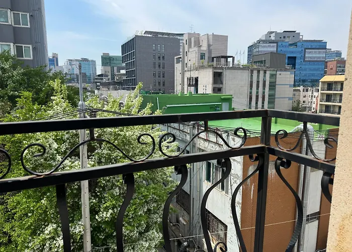 501, Seongsu Station Jungnangcheon Cherry Blossom Road River Airport Bus * Seoul