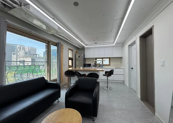 Apartment 501, Seongsu Station Jungnangcheon Cherry Blossom Road River Airport Bus *